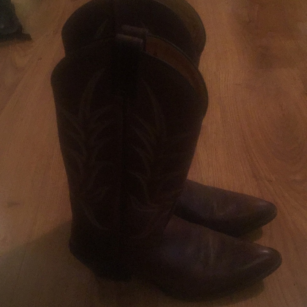 Women's cowboy boots